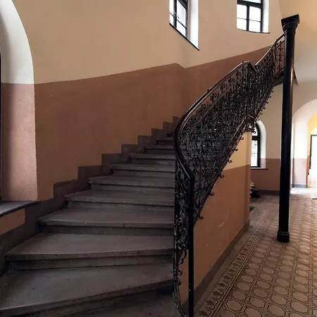 Legendary Ernesto Budapest